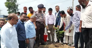 ঢাকা-চট্টগ্রাম মহাসড়কের সৌন্দর্যবর্ধনে কুমিল্লায় বৃক্ষরোপণ কর্মসূচির উদ্বোধন